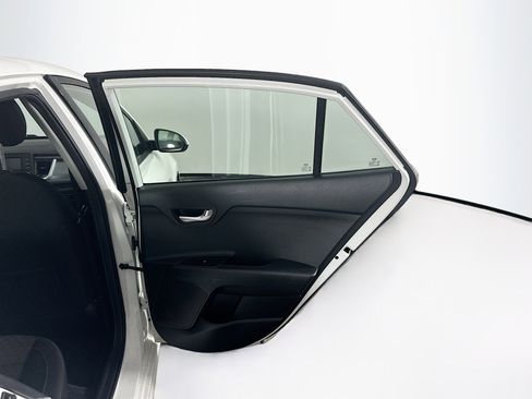 Used 2018 Kia Rio S image 27