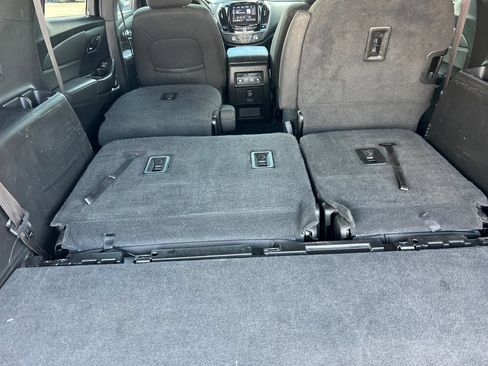 Used 2023 Chevrolet Traverse LT AWD/4WD image 14