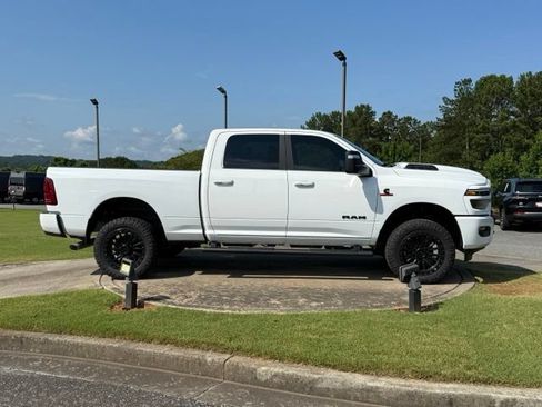 New 2026 RAM 2500 Laramie w/ Night Edition AWD/4WD image 8