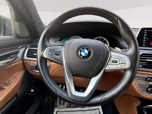 Used 2018 BMW 750i xDrive AWD/4WD image 11