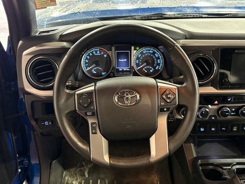 Used 2017 Toyota Tacoma Limited w/ Tow Package AWD/4WD image 20