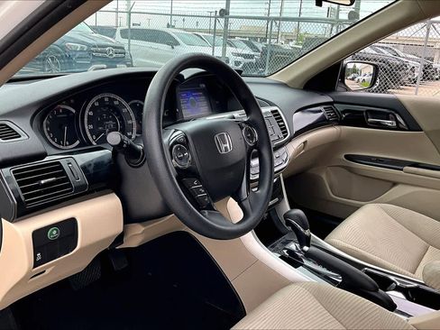 Used 2017 Honda Accord LX image 15