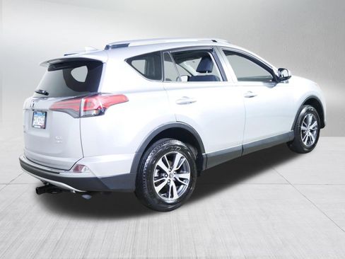 Used 2018 Toyota RAV4 XLE w/ Plus Extra Value Package AWD/4WD image 7