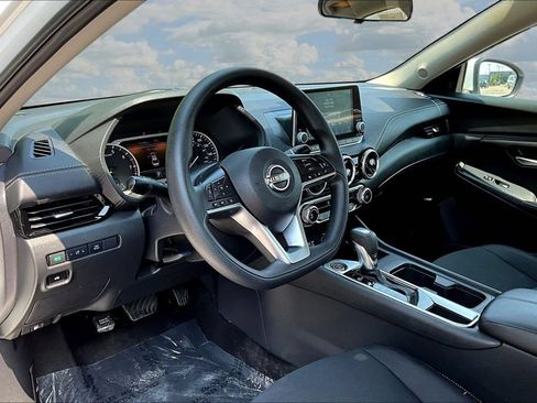 Used 2024 Nissan Sentra SV FWD image 19