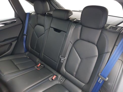 Used 2025 Porsche Macan image 16