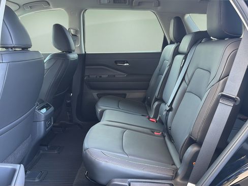 New 2026 Nissan Pathfinder SL AWD/4WD image 17
