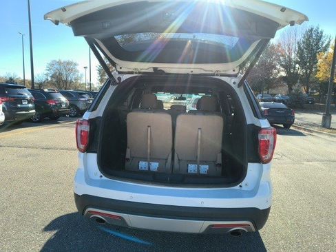 Used 2016 Ford Explorer XLT w/ Equipment Group 201A image 14