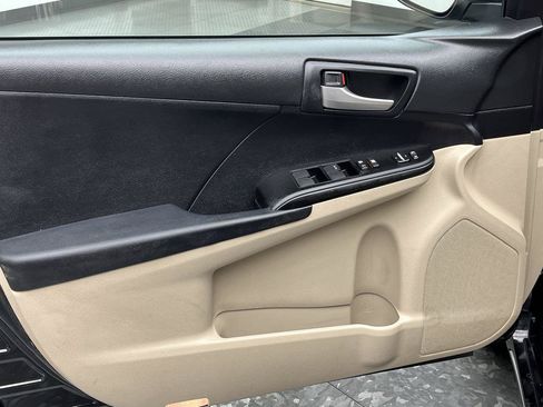 Used 2012 Toyota Camry LE FWD image 6