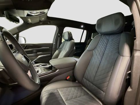 Used 2025 Cadillac Escalade IQ Luxury 1 image 17