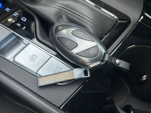 Certified 2025 Hyundai Elantra SEL w/ Cargo Package image 36