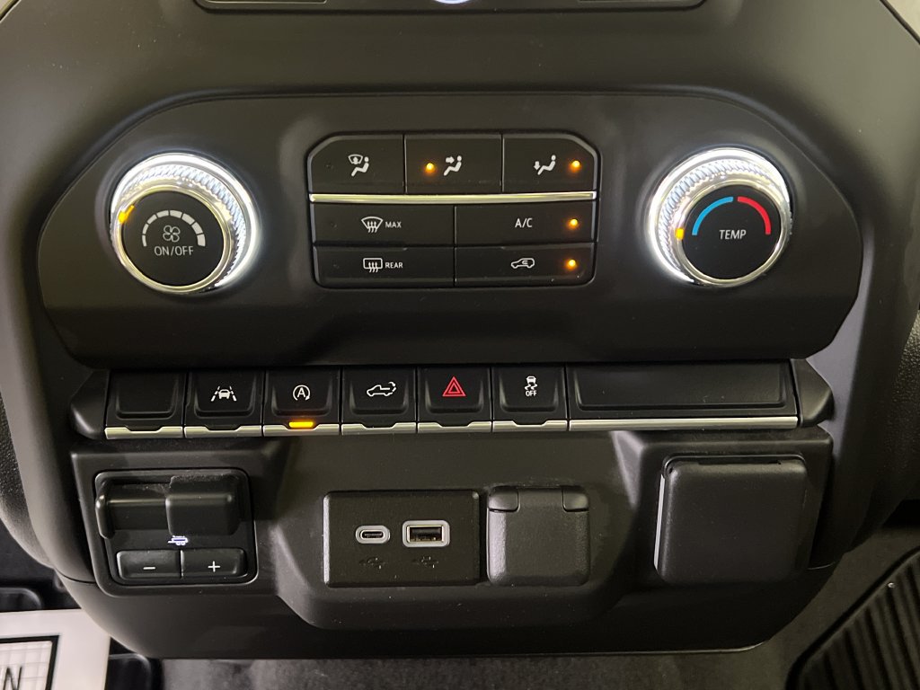 Used 2024 GMC Sierra 1500 Pro w/ Graphite Edition AWD/4WD image 31