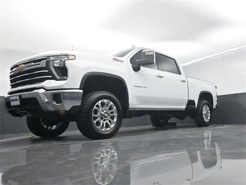 Used 2024 Chevrolet Silverado 2500 LTZ w/ LTZ Plus Package image 48