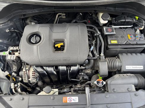 Used 2025 Kia Soul LX w/ LX Technology Package FWD image 30