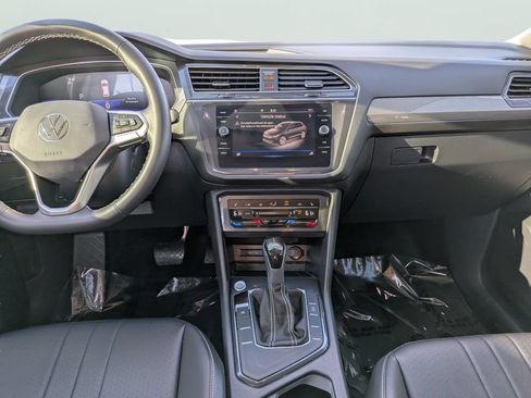 Used 2023 Volkswagen Tiguan SE FWD image 13