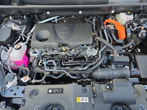 Used 2025 Toyota RAV4 LE image 28