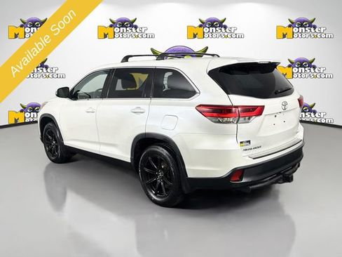 Used 2019 Toyota Highlander LE AWD/4WD image 7