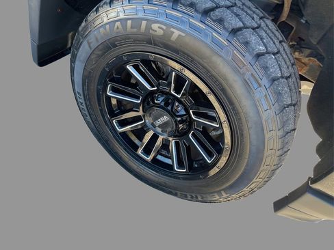 Used 2016 Chevrolet Silverado 1500 LT w/ LT Convenience Package image 11