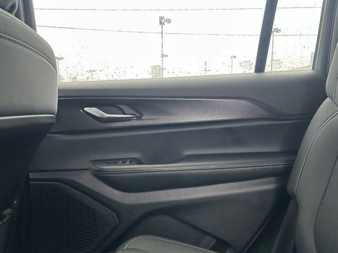 Used 2025 Jeep Grand Cherokee L Laredo w/ Luxury Tech Group I image 29