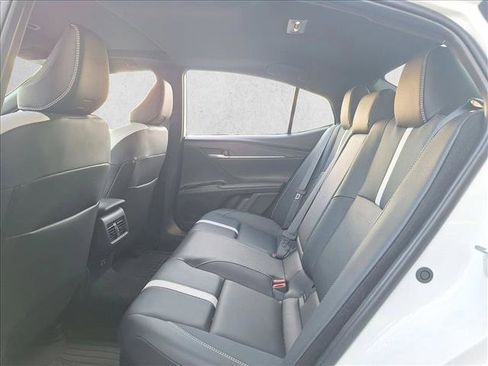 Certified 2025 Toyota Camry SE w/ Convenience Package image 15