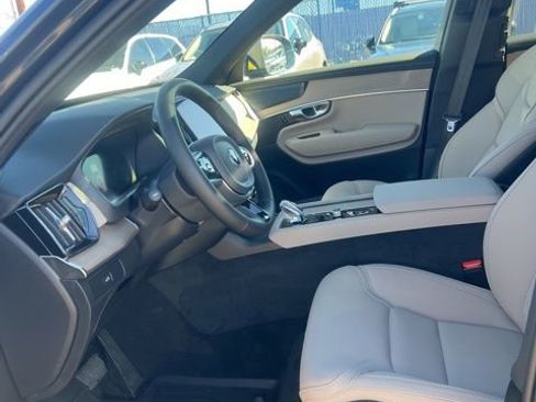 New 2026 Volvo XC90 B6 Plus w/ Protection Package Premier image 22