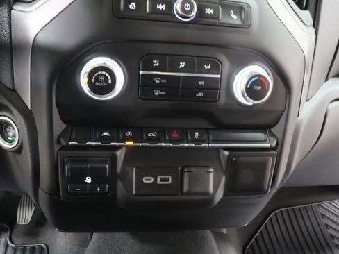 Used 2024 GMC Sierra 1500 Pro w/ Graphite Edition AWD/4WD image 10