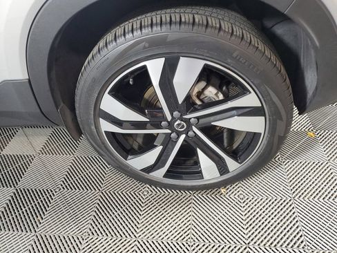Certified 2024 Volvo XC40 B5 Ultimate w/ Protection Package Premier AWD/4WD image 13