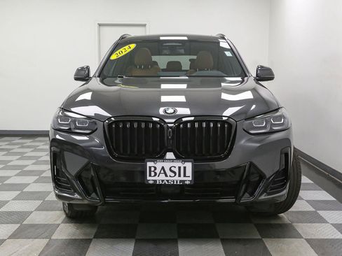 Used 2024 BMW X3 xDrive30i w/ Premium Package AWD/4WD image 3