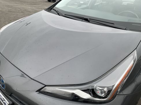 Used 2019 Toyota Prius XLE image 10