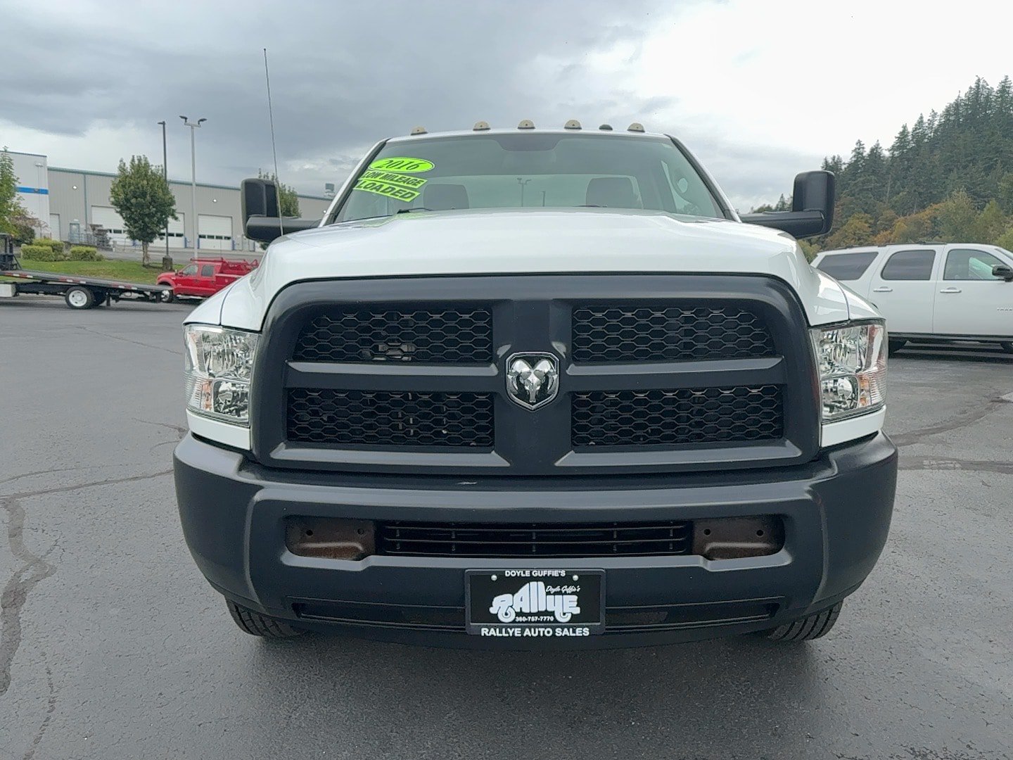 Used 2016 RAM 3500 Tradesman RWD image 2