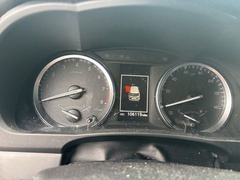 Used 2018 Toyota Highlander Limited image 12