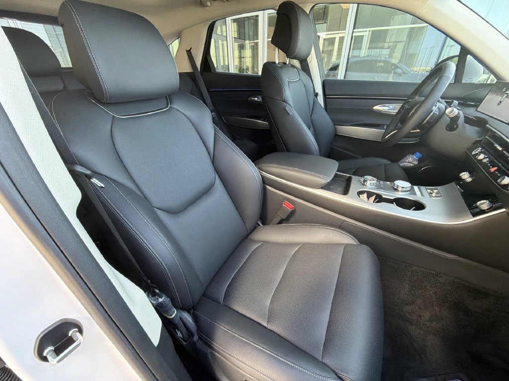 Used 2026 Genesis GV70 2.5T Select AWD/4WD image 26