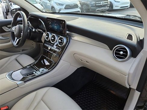 Used 2021 Mercedes-Benz GLC 300 image 19