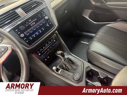 Used 2022 Volkswagen Tiguan SE image 15