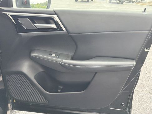 Used 2023 Mitsubishi Outlander SE FWD image 12