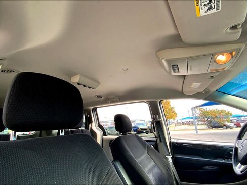 Used 2015 Dodge Grand Caravan SXT w/ Rear Park Assist Package image 13