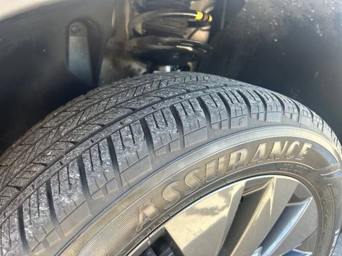 Certified 2023 Volkswagen Taos S FWD image 9