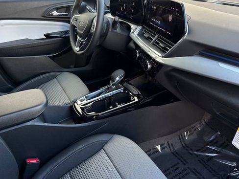 New 2026 Chevrolet Trax LT w/ Midnight Edition image 21