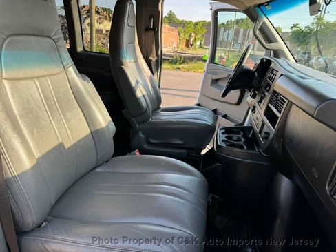Used 2022 Chevrolet Express 3500 LS RWD image 35