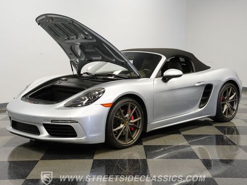 Used 2017 Porsche 718 Boxster S RWD image 31