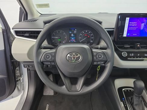 Used 2025 Toyota Corolla LE FWD image 22