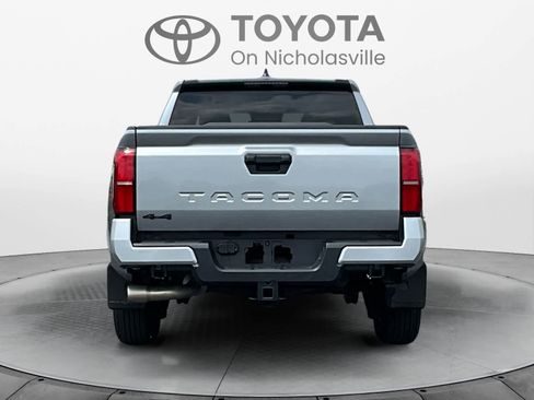 Used 2025 Toyota Tacoma SR5 AWD/4WD image 4