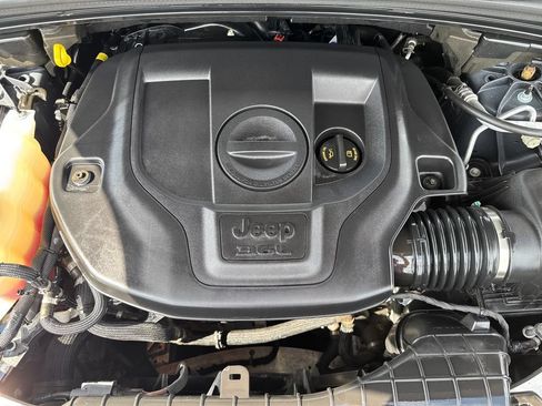 Used 2023 Jeep Grand Cherokee Overland AWD/4WD image 40