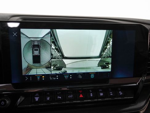 Used 2025 Chevrolet Silverado 2500 ZR2 w/ Technology Package image 25