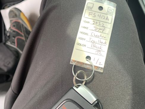 Certified 2022 Jeep Cherokee Trailhawk image 37