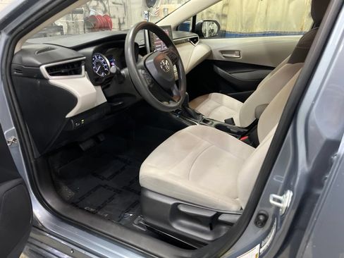 Used 2021 Toyota Corolla LE w/ Carpet Mat Package (TMS) FWD image 11