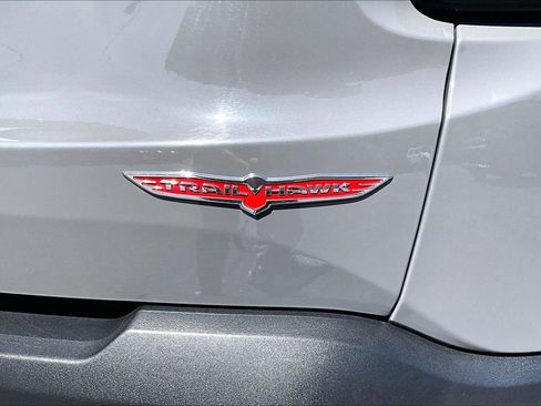 Certified 2022 Jeep Renegade Trailhawk w/ Sun/Sound Group AWD/4WD image 8