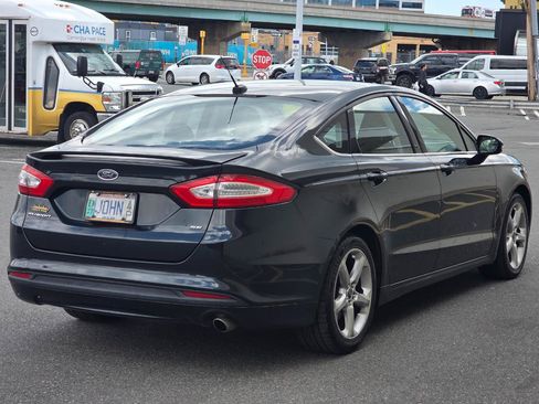 Used 2014 Ford Fusion SE w/ Equipment Group 201A FWD image 8