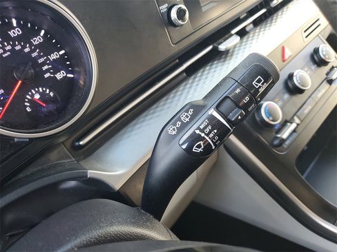 Certified 2023 Kia Carnival LX image 26