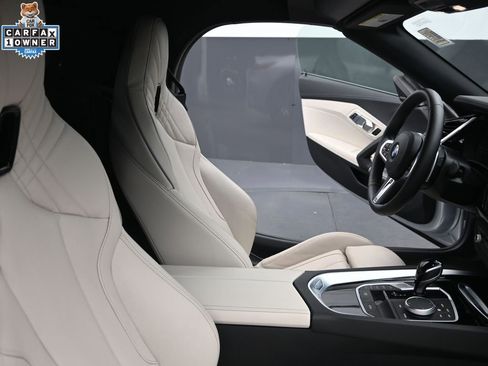 Certified 2022 BMW Z4 M40i w/ Premium Package image 21