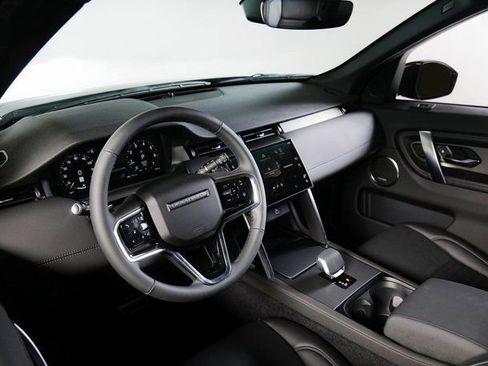 Used 2025 Land Rover Discovery Sport Dynamic SE image 15